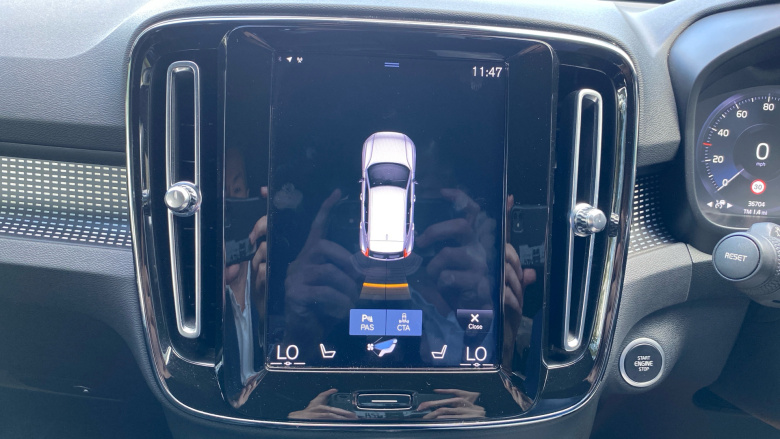 Volvo Xc40 2.0 B4P R DESIGN Pro 5dr Auto Petrol Estate